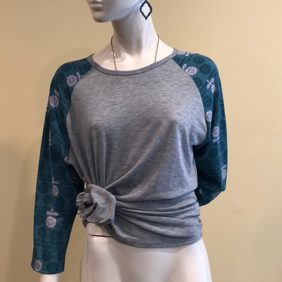 Gently worn XL LuLaRoe Randy Shirt - Picture 2 of 7